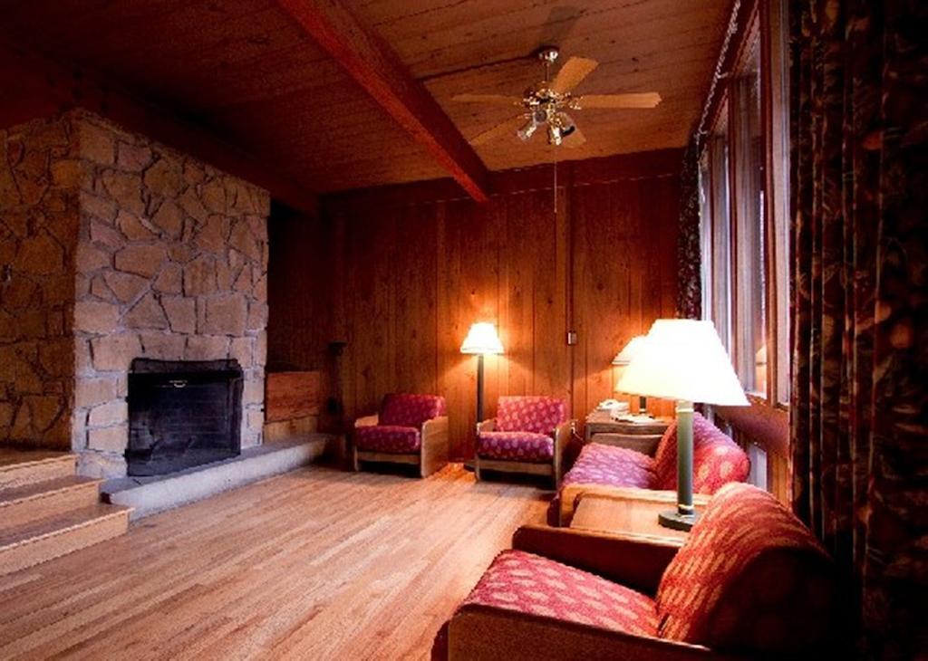 Pipestem Resort State Park Zimmer foto