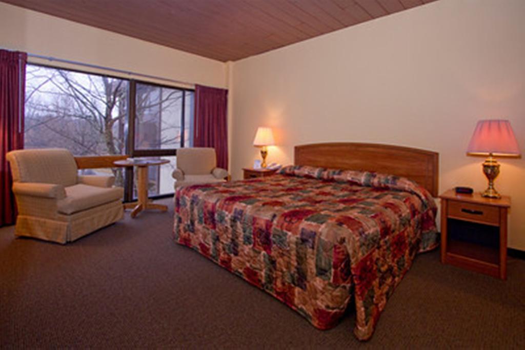 Pipestem Resort State Park Zimmer foto